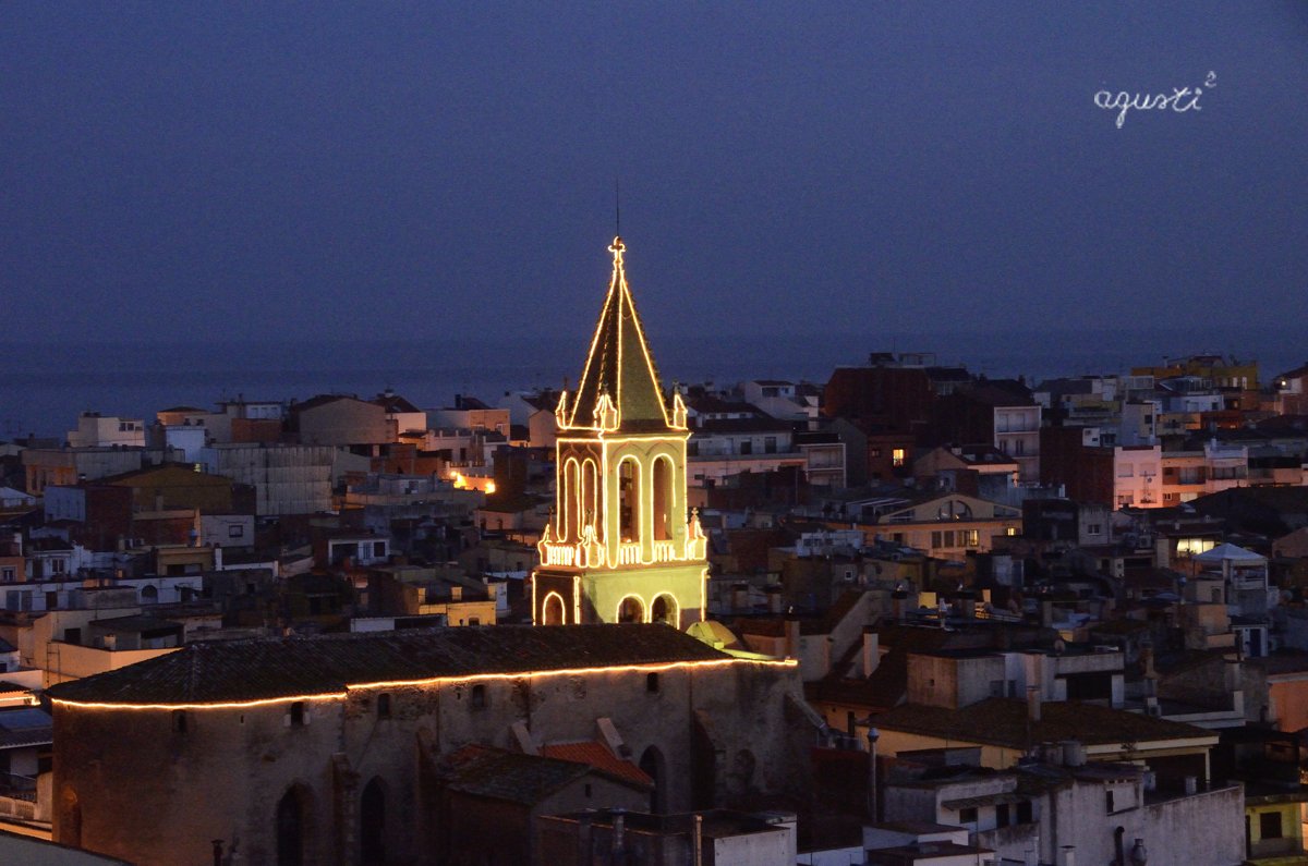 Campar il·luminat església de Palamós