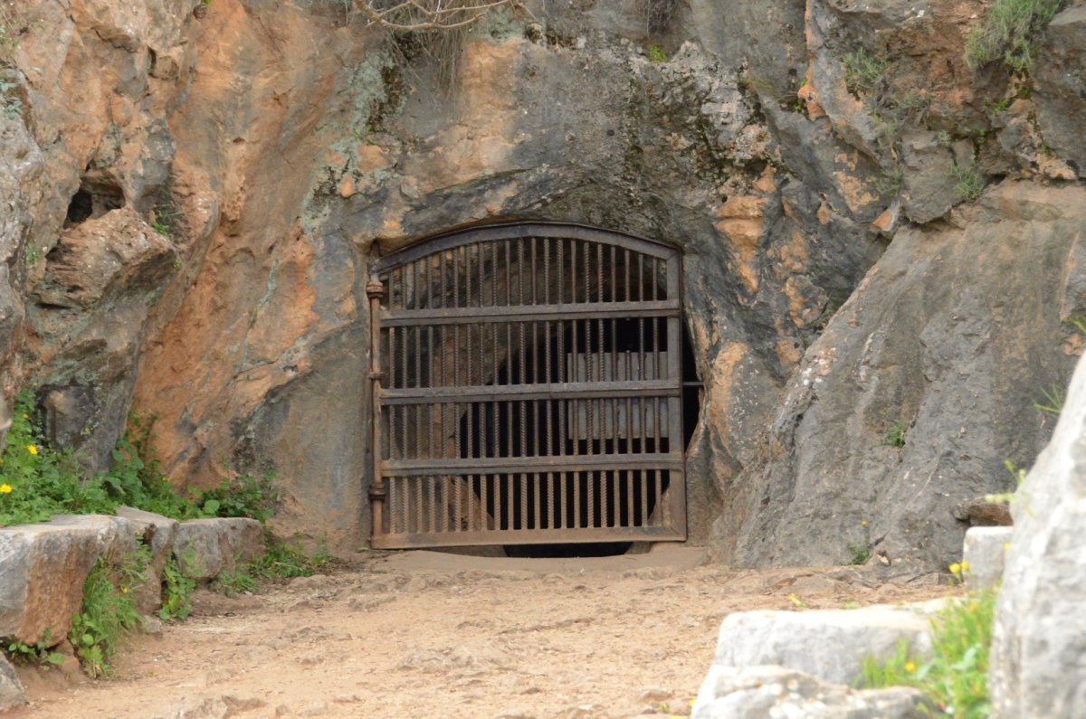acces cova de la Pileta